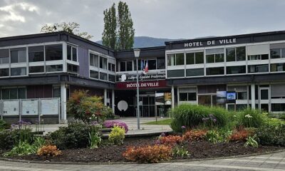 Préparation d’une réunion publique à Charlaix Maupertuis